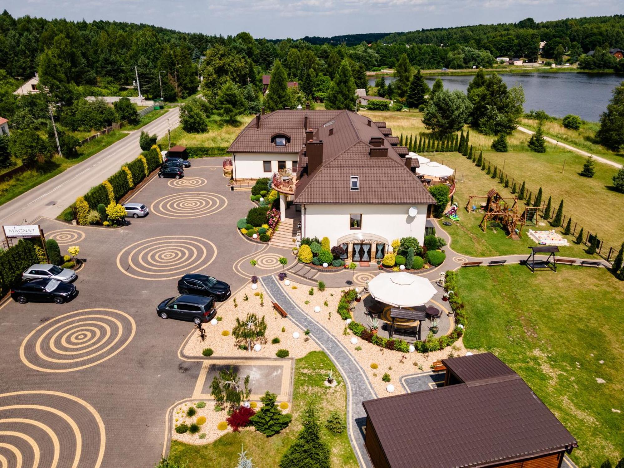 Hotel Magnat Suchedniów Exterior foto