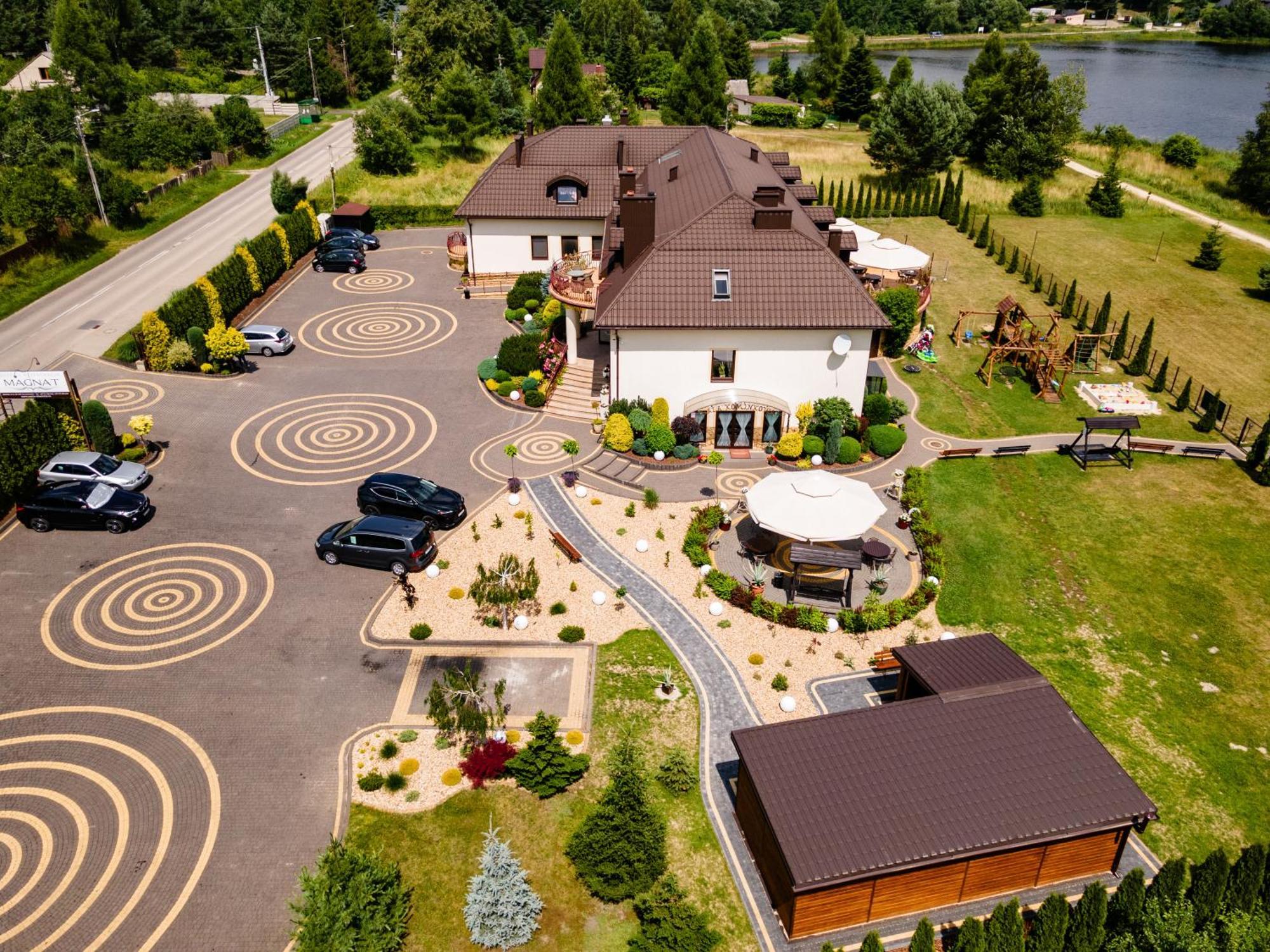Hotel Magnat Suchedniów Exterior foto