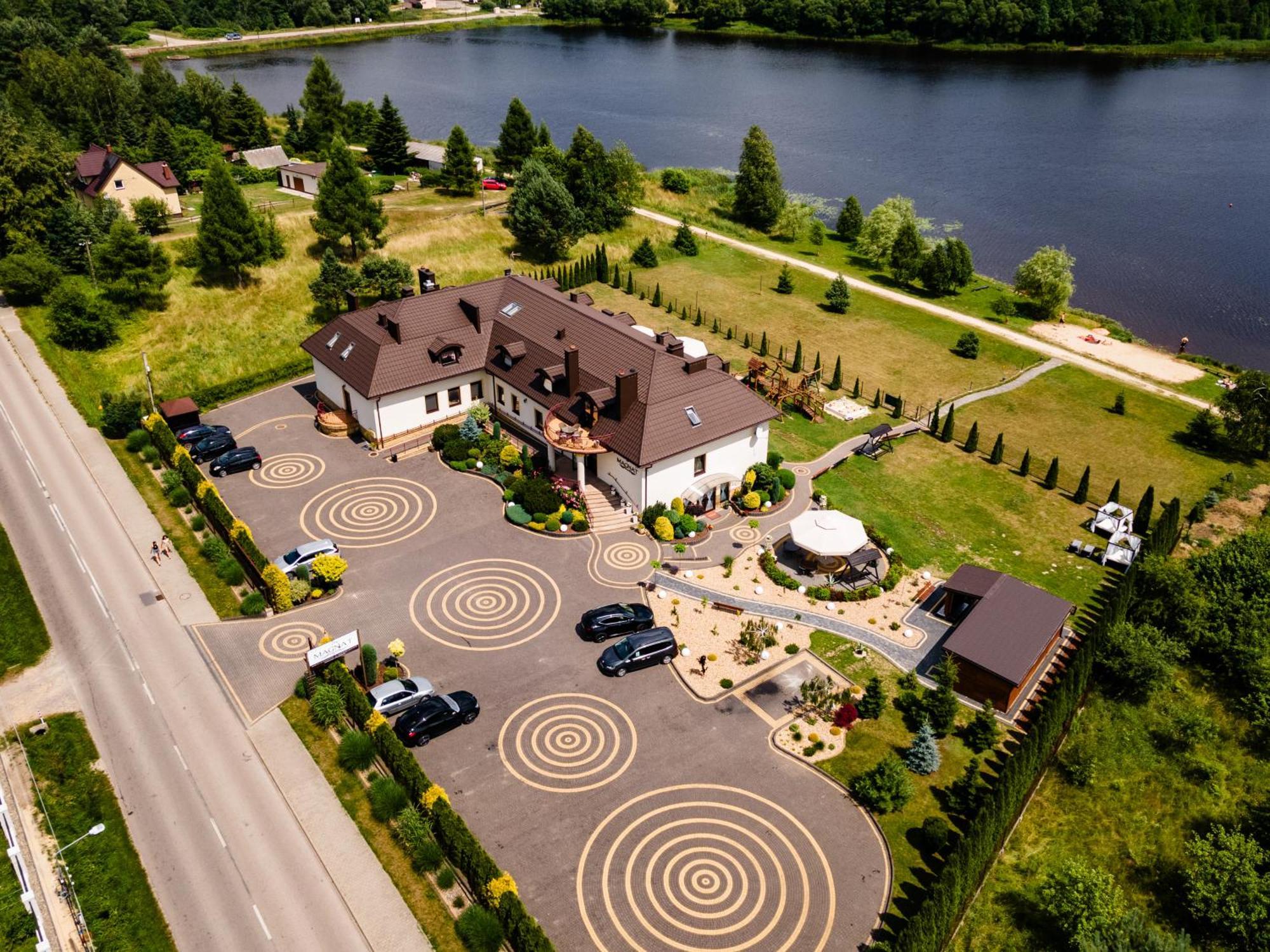 Hotel Magnat Suchedniów Exterior foto